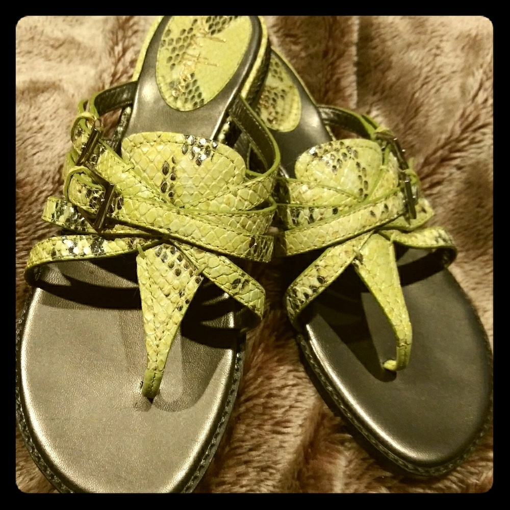 COLE HAAN Sandles